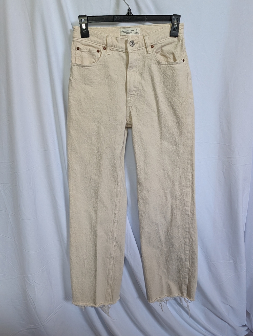 Abercrombie & Fitch Straight Leg Jeans in Cream